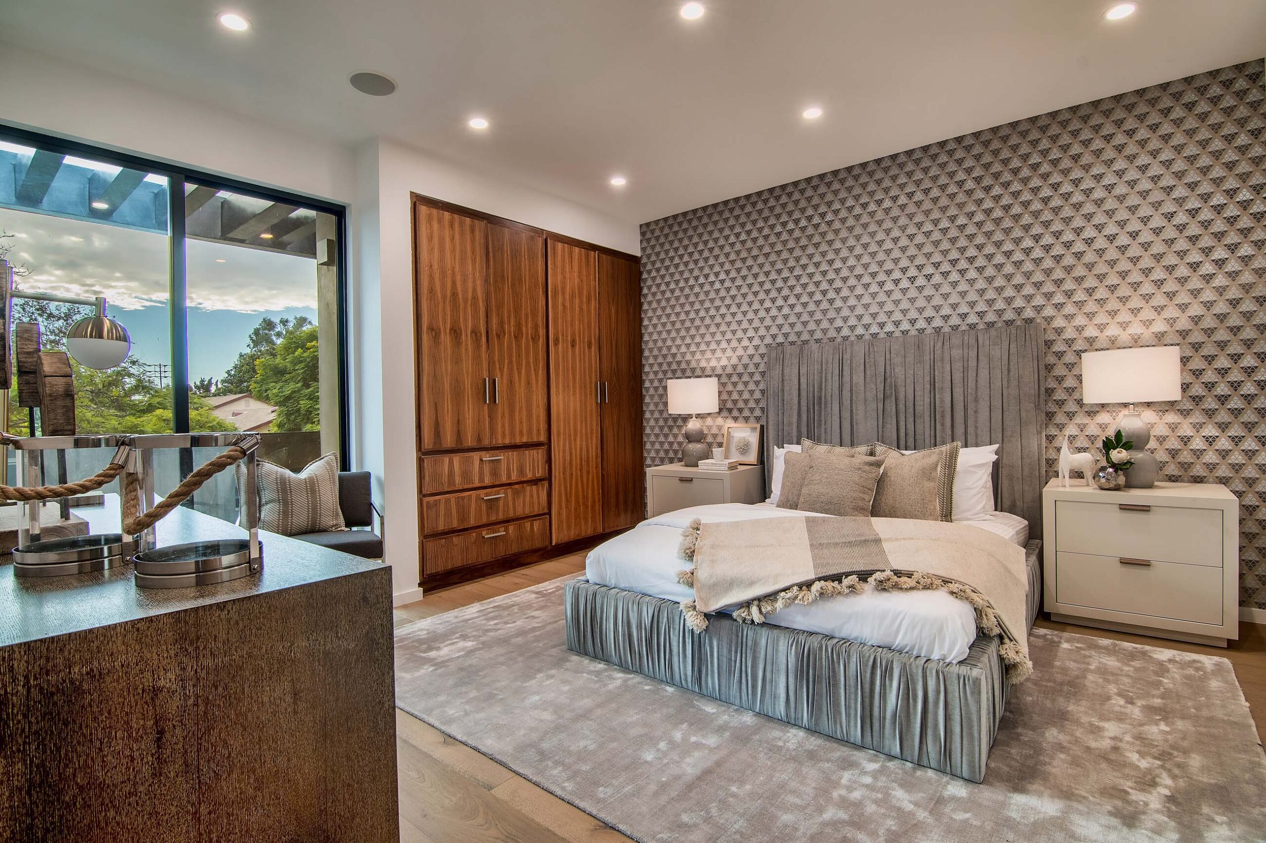 Modern bedroom featuring beautiful textures and patterns