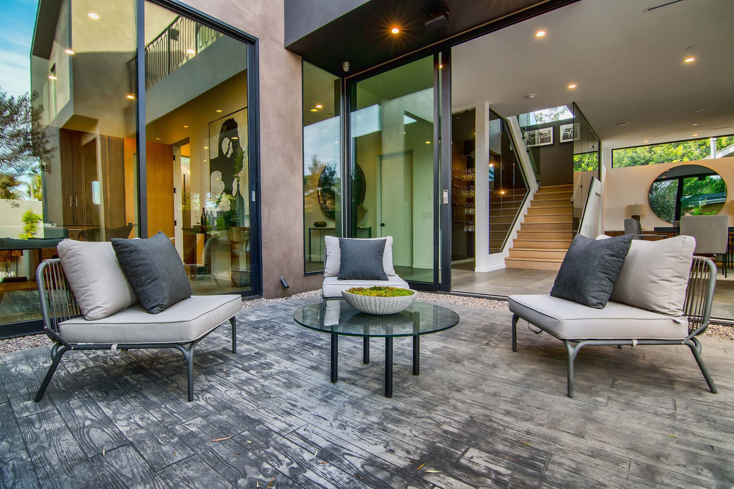 Indoor-outdoor custom design for California home