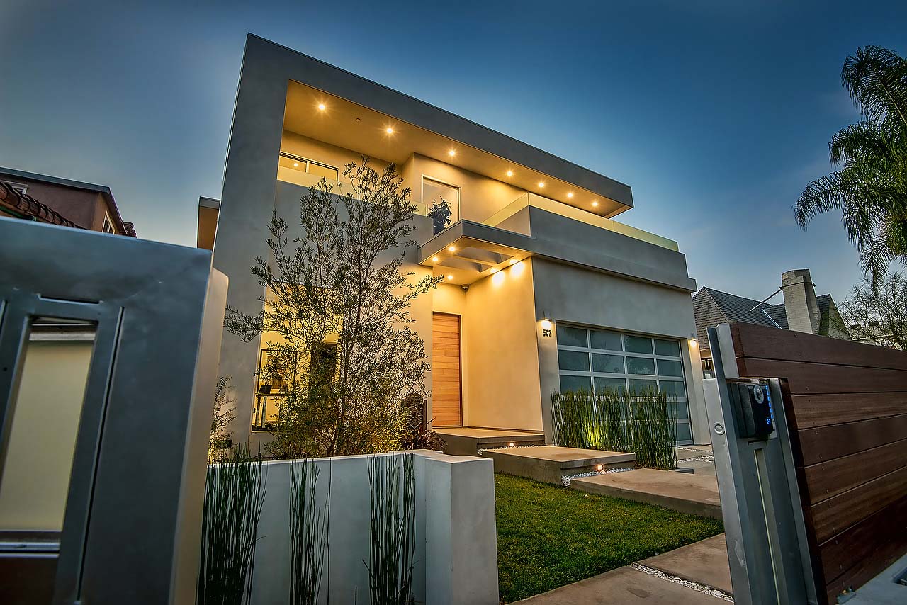 Grandiose modern design California house exterior