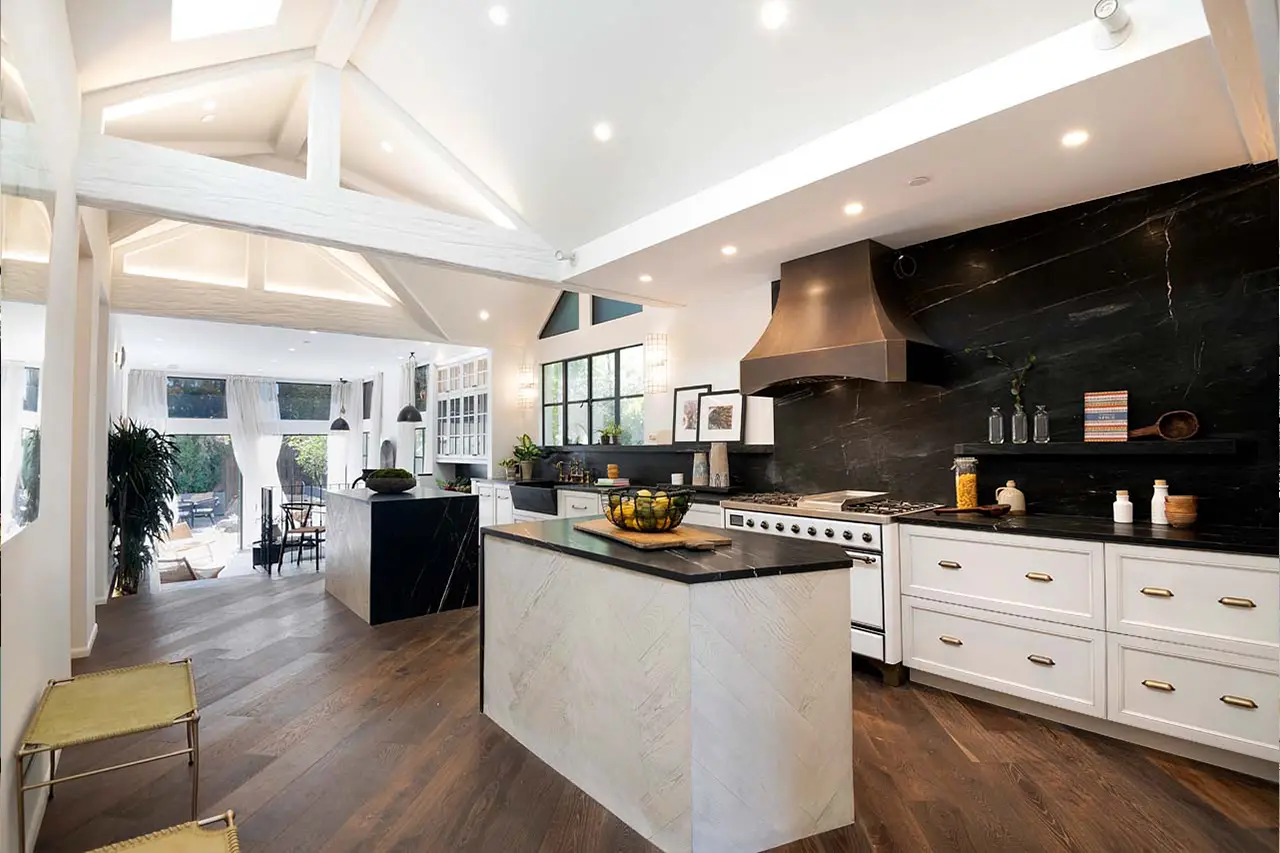 Best Luxury Contract Kitchen builds and Remodels